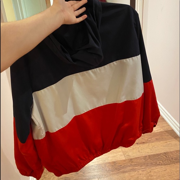 BRANDY MELVILLE WINDBREAKER - Picture 2 of 2